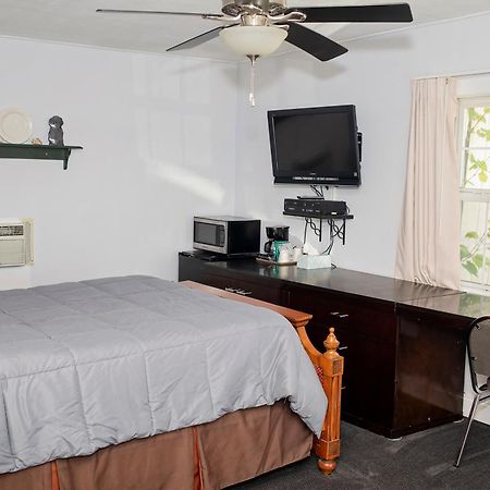 Longhouse Lodge Motel Watkins Glen Dış mekan fotoğraf