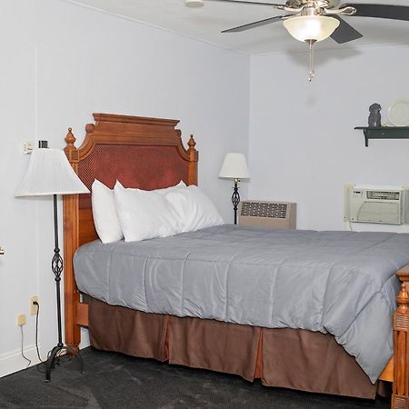 Longhouse Lodge Motel Watkins Glen Dış mekan fotoğraf