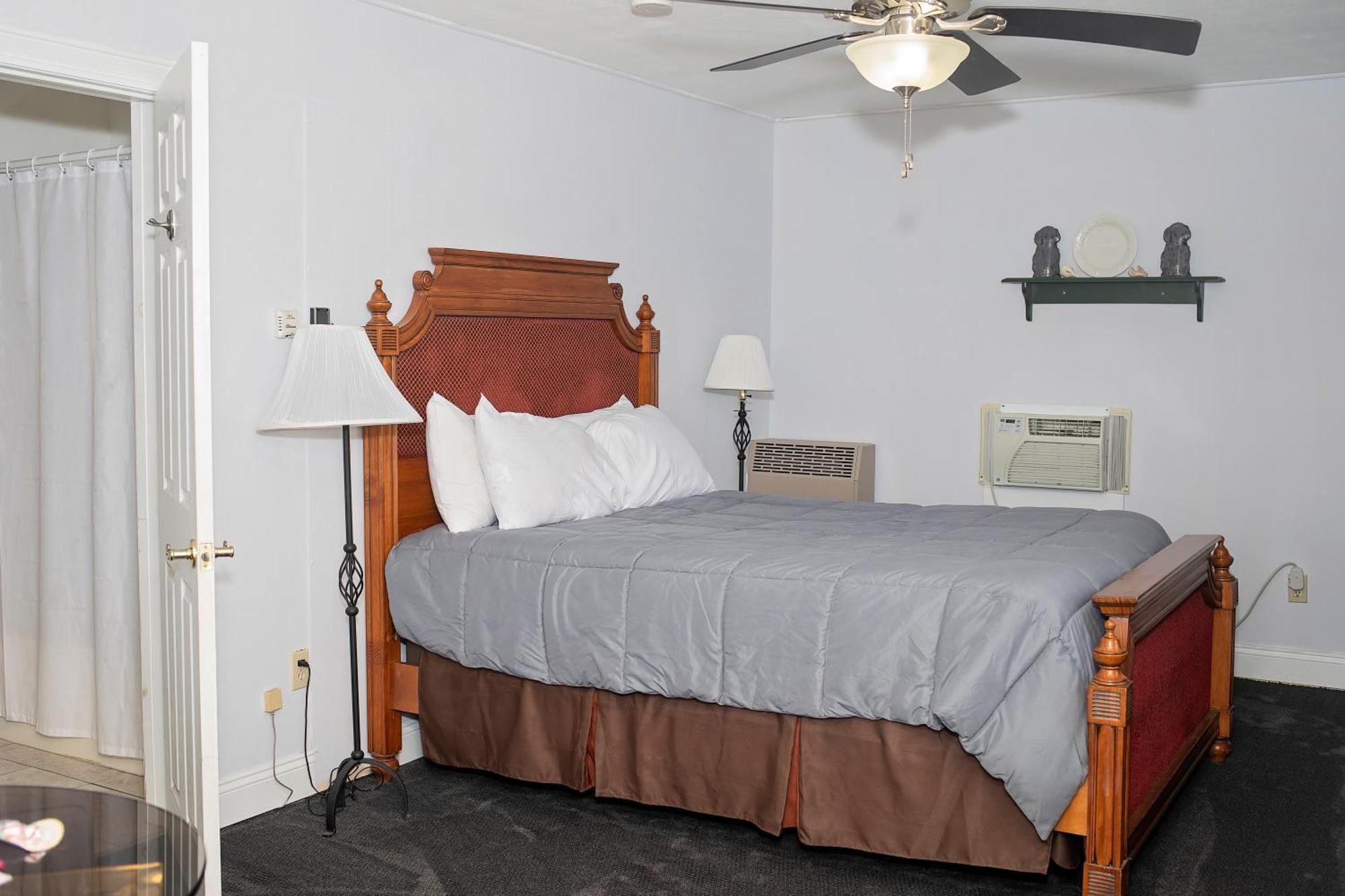 Longhouse Lodge Motel Watkins Glen Dış mekan fotoğraf