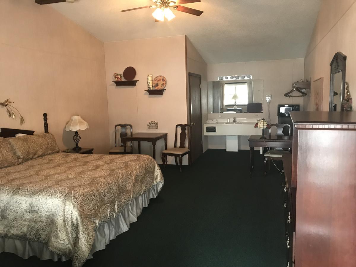 Longhouse Lodge Motel Watkins Glen Dış mekan fotoğraf